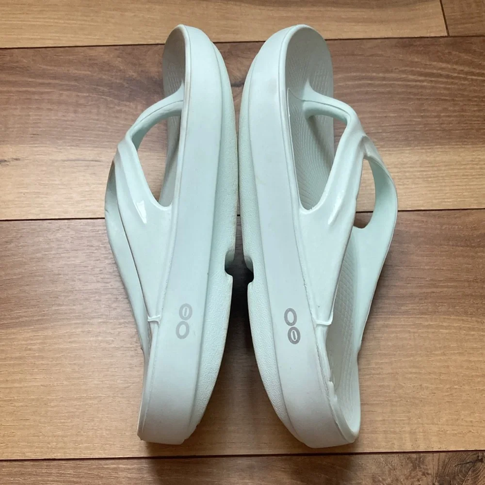 OOFOS Thong Slide Sandals - Picture 5 of 11